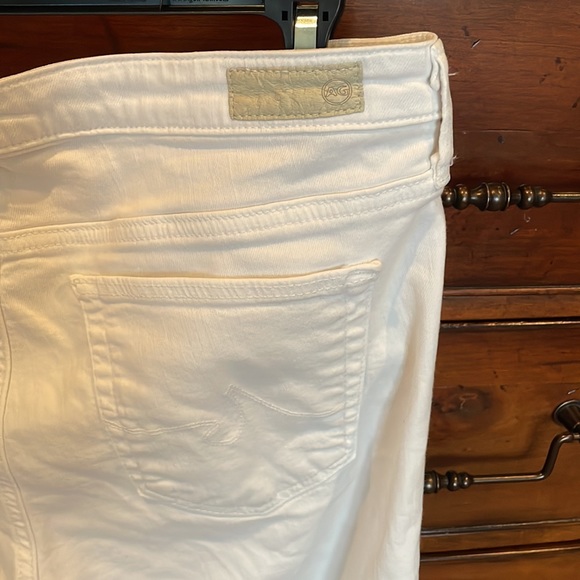 Adriana Goldschmeid white jeans. Goodnused condition. Size 31, but fits like 29. - Picture 5 of 6